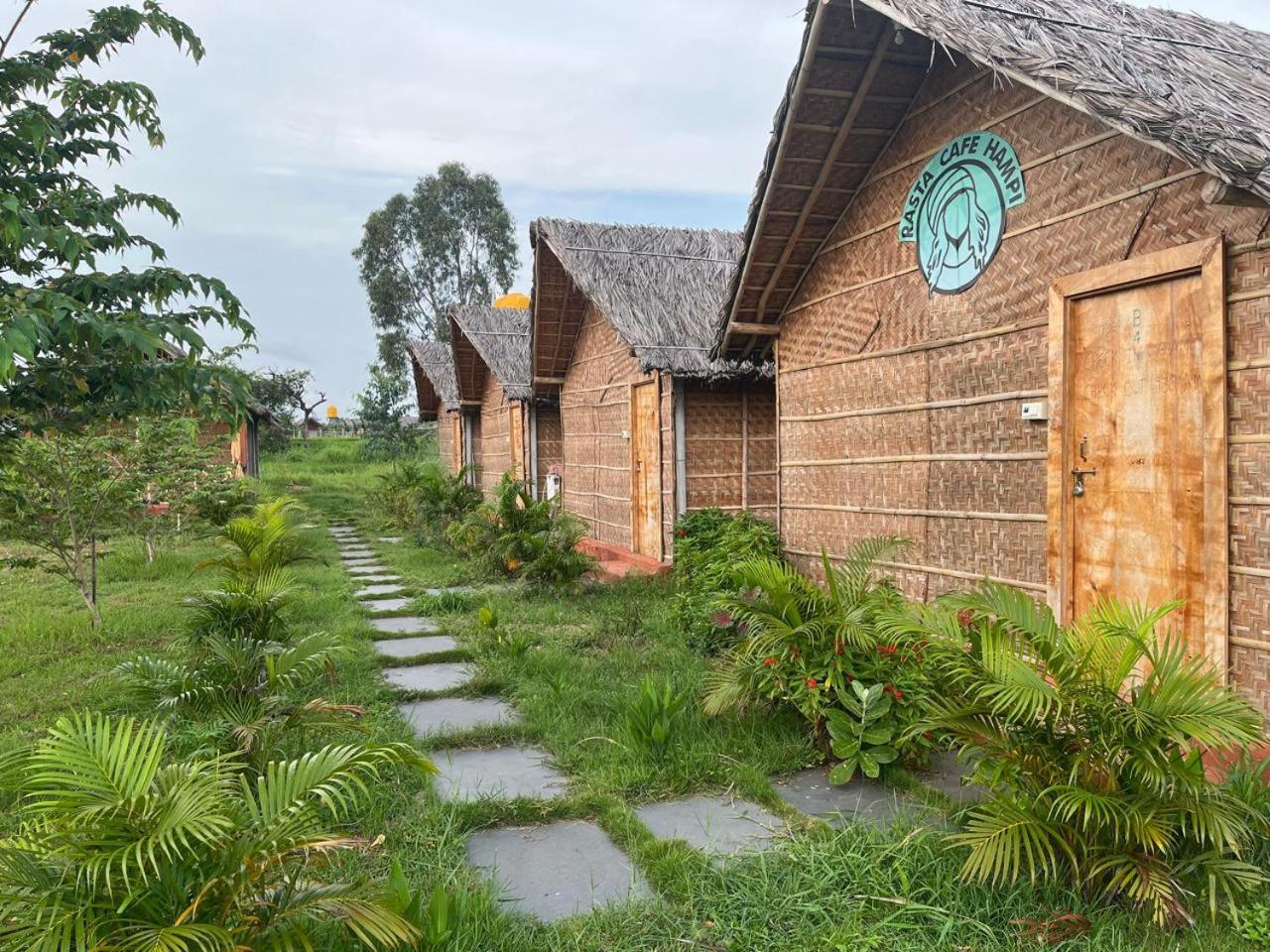 Hampi Rasta Cafe Exterior foto