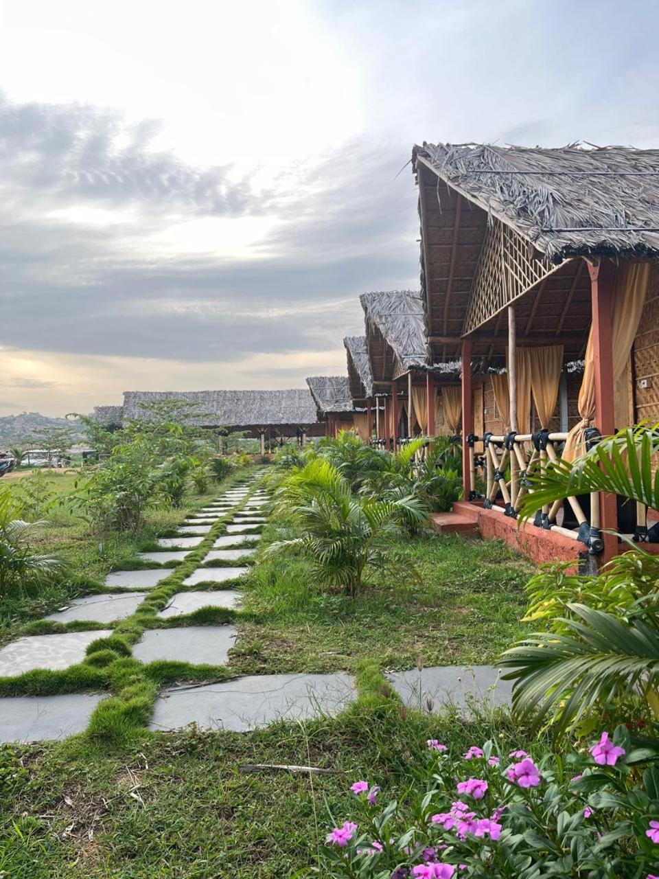 Hampi Rasta Cafe Exterior foto